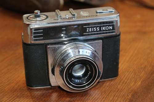 Vintage ZEISS ICON Contessamat SE Film Camera with Zeiss Ikon Color Pantar 1:2.8 / 45 Lens