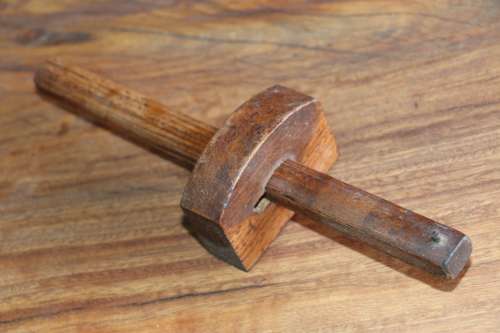 Beautiful Vintage TV WEBB Carpenters Marking Gauge