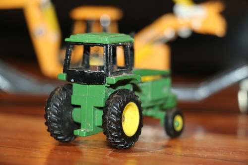 ERTL Diecast Tractor / Farm Model - John Deere Tractor