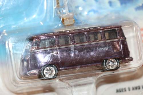 2002 Johnny Lightning Holiday Classic Diecast Model - '65 VW 21-Window Bus
