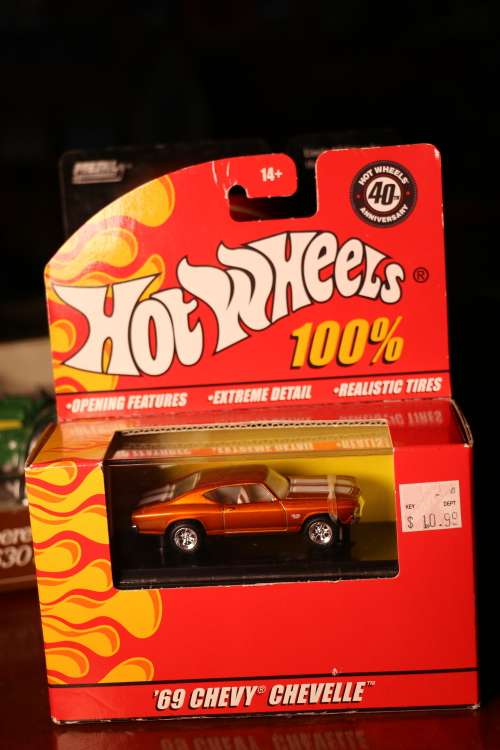 2007 100% HOT WHEELS 40th Anniversary Diecast Model - '69 Chevy Chevelle