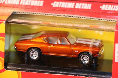 2007 100% HOT WHEELS 40th Anniversary Diecast Model - '69 Chevy Chevelle