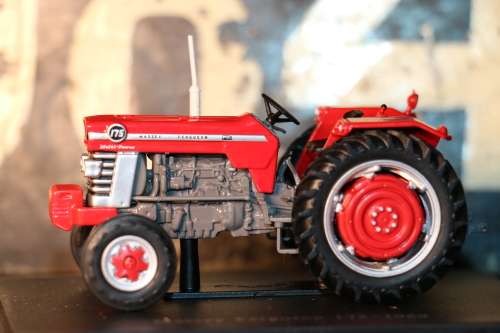 Hachette Diecast Tractor Models - Massey Furguson 175 - 1968