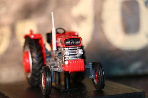 Hachette Diecast Tractor Models - Massey Furguson 175 - 1968
