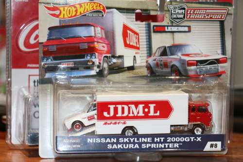 HOT WHEELS "TEAM TRANSPORT" Diecast Model - Nissan Skyline HT 2000GT-X / Sakura Sprinter