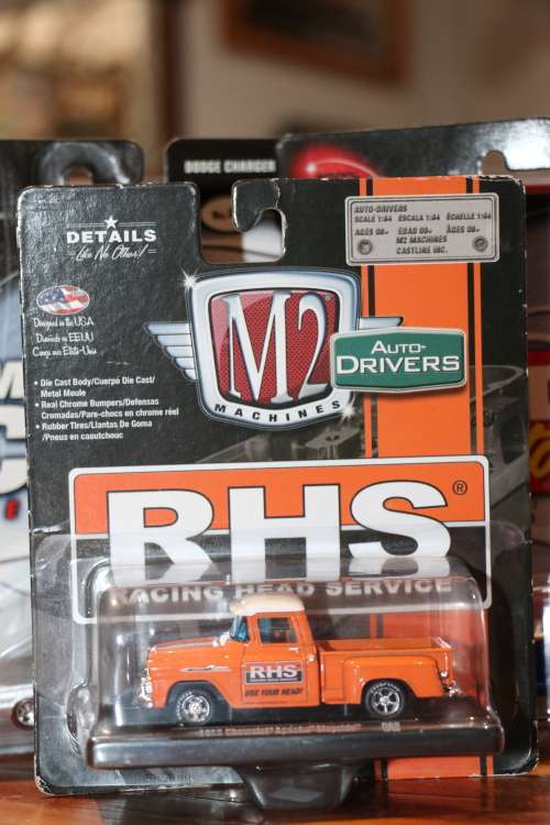 M2 Machines Auto Drivers Diecast Model - RHS - 1958 Chevrolet Apache Stepside