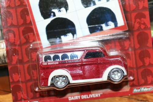 HOT WHEELS Premium Diecast Model - The Beatles - Dairy Delivery
