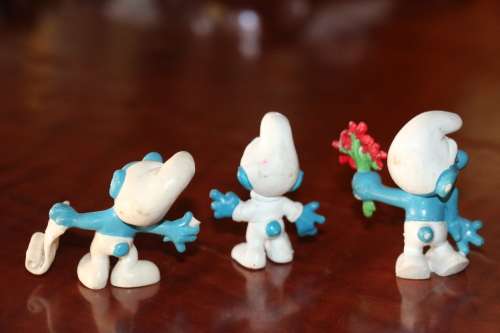 Beautiful Vintage Set of Smurfs