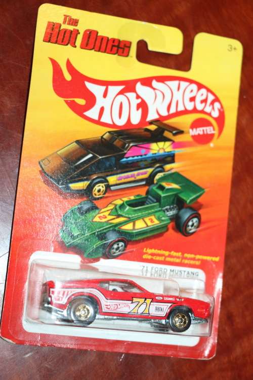 Hot Wheels Collectors Die Cast Model - The Hot Ones - `71 Ford Mustang