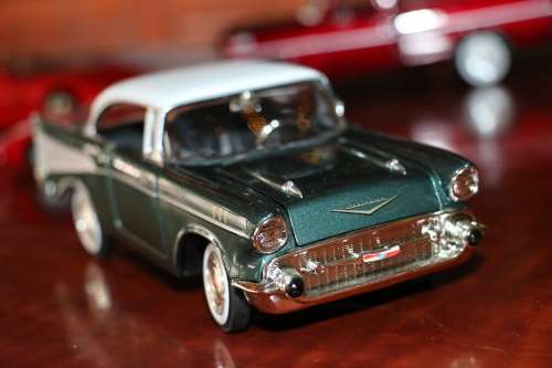 Motormax Collectors Die Cast Models - 1957 Chevy Bel Air