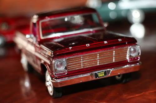 Motormax Collectors Die Cast Models - 1969 Ford F-100 Pickup