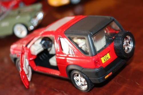 Bburago Collectors Die Cast Model - Land Rover Freelander