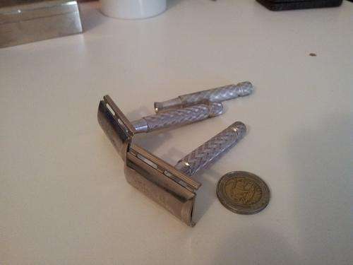 Gillette 1963 aluminium handle Tech razors plus extra handle
