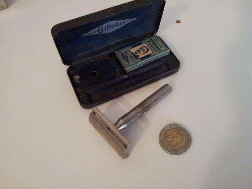 Gillette 1938-1945 Tech Set in original case