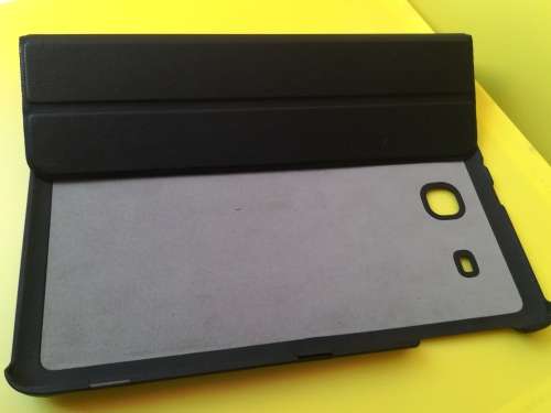 Samsung Galaxy Tab E (SM-T561) 9.6` 8GB Tablet with WiFi and 3G