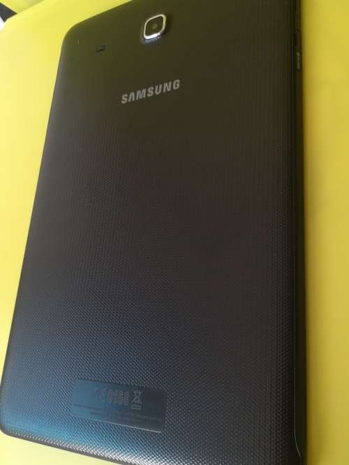 Samsung Galaxy Tab E (SM-T561) 9.6` 8GB Tablet with WiFi and 3G