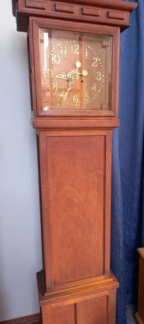 GRAND MOTHER FLOOR STANDING CLOCK