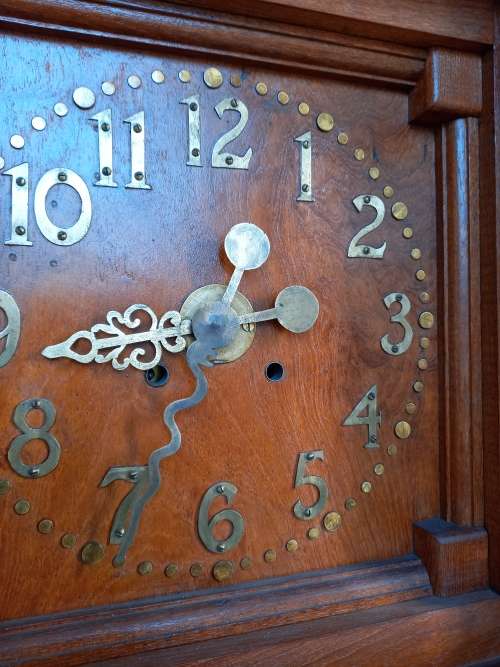 GRAND MOTHER FLOOR STANDING CLOCK