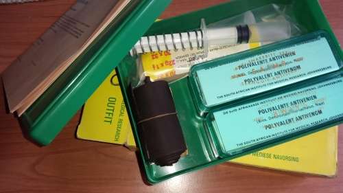 NOS vintage South African Institute for Medical Research snake bite kit