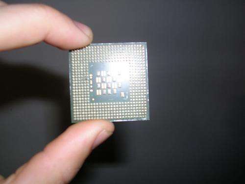 2x intel celeron 2.4GHZ 128/400 cpu"s(second hand)