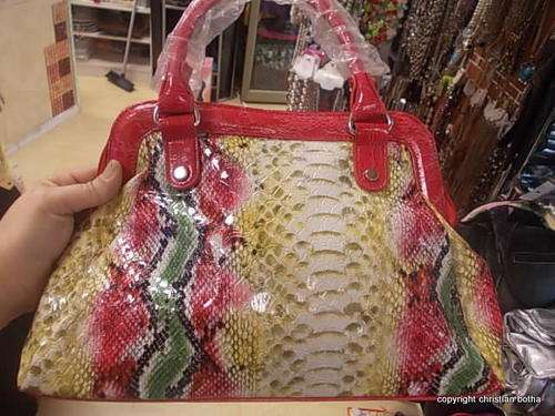 stunning handbag excellant quality