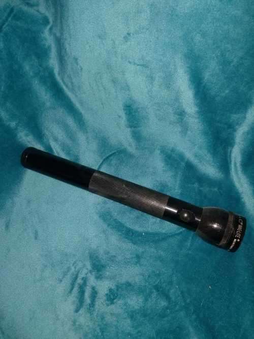 4D Cell MAG-LITE Torch