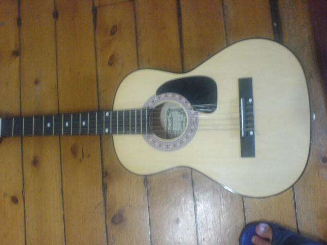 Guitar with case selling for R150