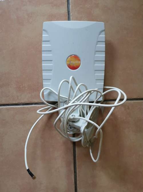 Poynting window antenna