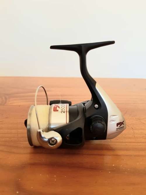 SHIMANO FX 2500FB REEL