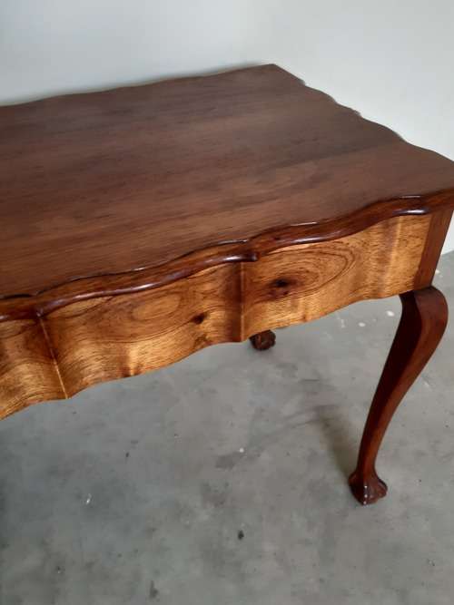 Vintage dislpay unit & side table