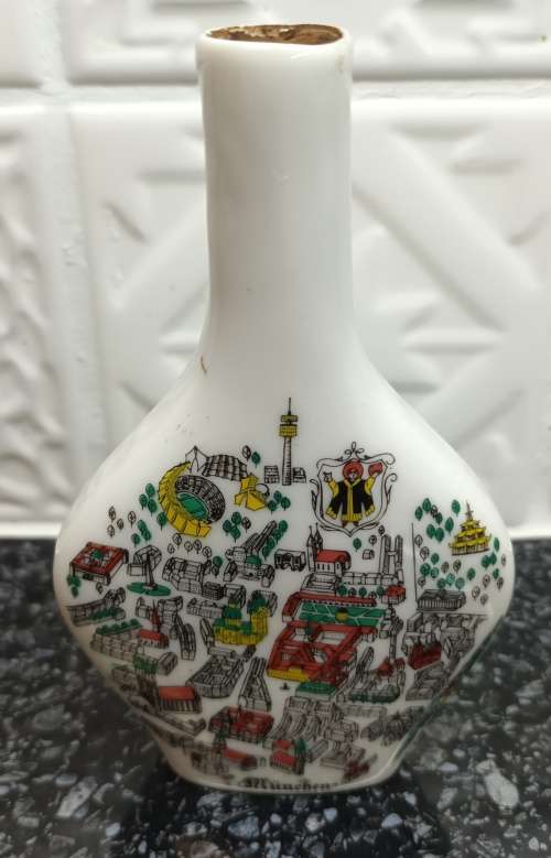 ESCORIAL GRUN LIQUEUR MINI BOTTLE - Germany 56% - Sealed and in Perfect Condition