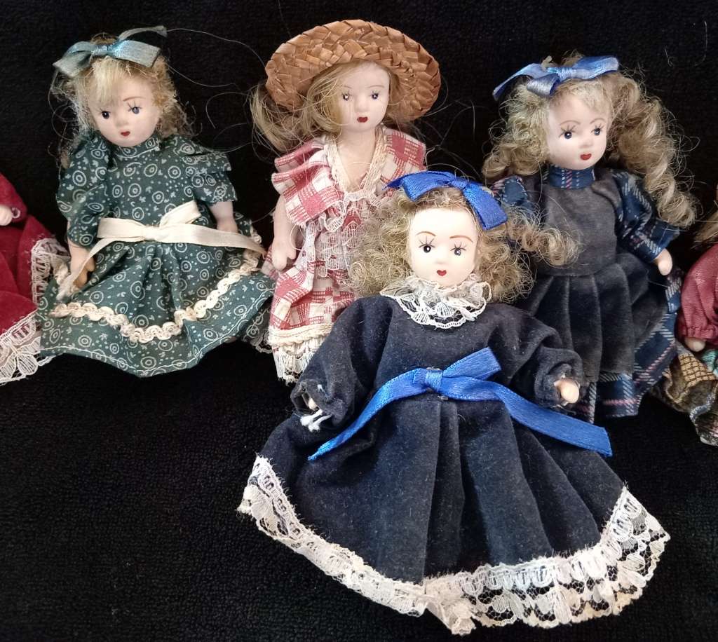 PORCELAIN ANTIQUE MINI DOLL SET of 8 - SET of 8 PORCELAIN DOLLS