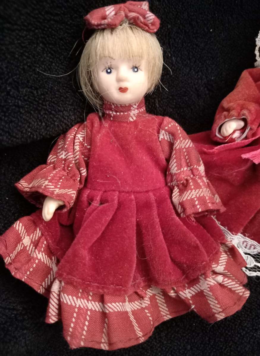 PORCELAIN ANTIQUE MINI DOLL SET of 8 - SET of 8 PORCELAIN DOLLS