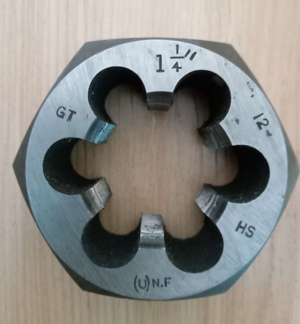 1 & 1/4`  UNF HAND DIE NUT -  TREAD IN EXCELENT CONDITION