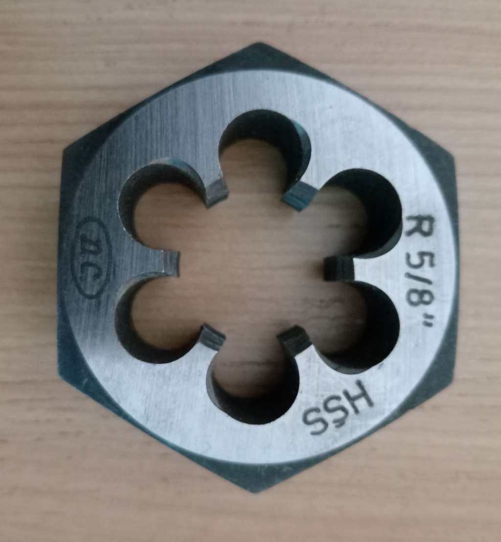 5/8` BSP HAND DIE NUT -  TREAD IN EXCELENT CONDITION