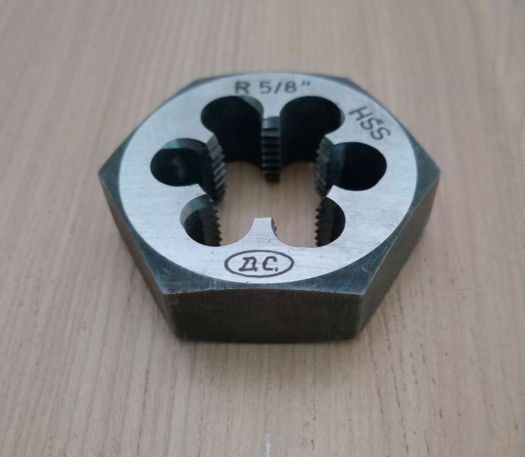 5/8` BSP HAND DIE NUT -  TREAD IN EXCELENT CONDITION