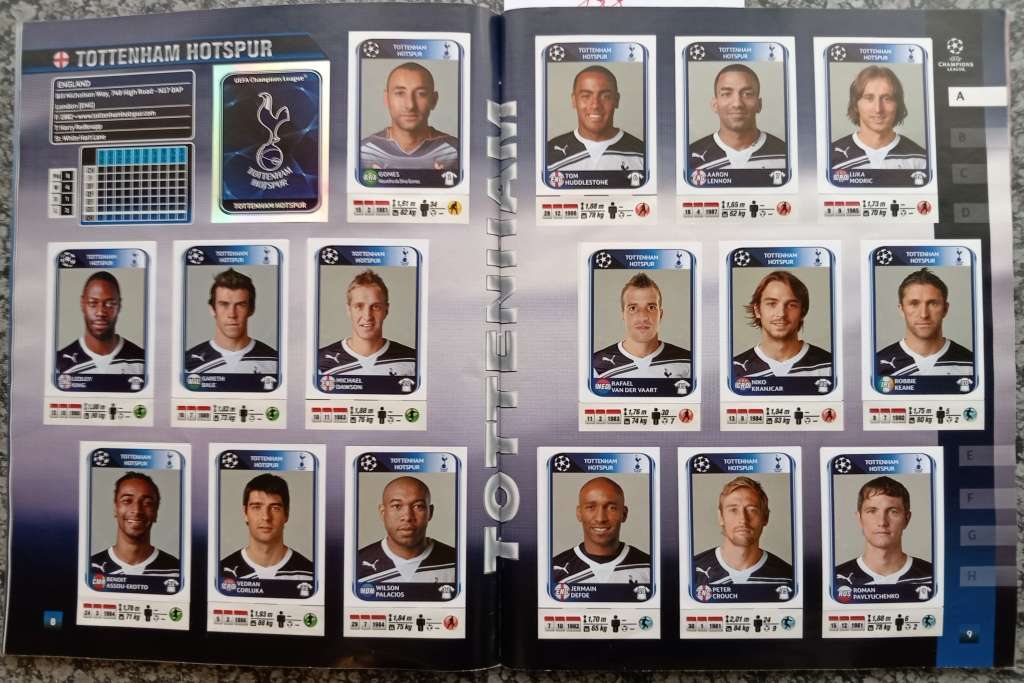 PANINI CHAMPIONS LEAGUE 2010/11 STICKER COLLECTION - ALMOST COMPLETE BOOK