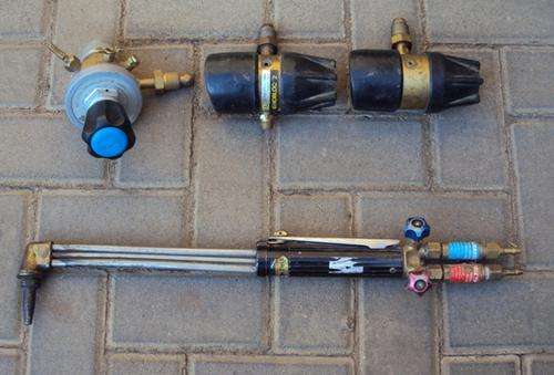 Large Cutting Torch and Accessories