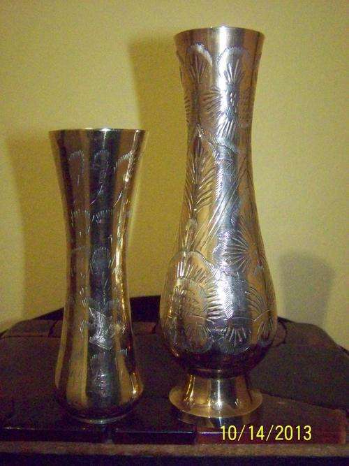 STUNNING VINTAGE SET OF BRASS VASES