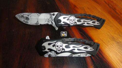 Bikers Flaming Skull knife
