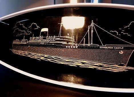 EDINBURGH CASTLE MELAMIN TRAY, RETRO.