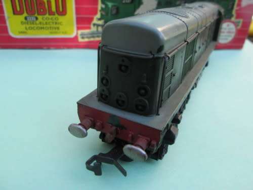HORNBY DUBLO BR D8000 DIESEL LOCO