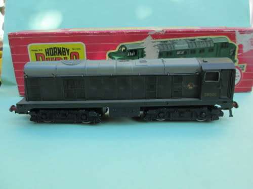 HORNBY DUBLO BR D8000 DIESEL LOCO