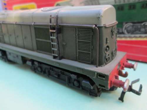 HORNBY DUBLO BR D8000 DIESEL LOCO