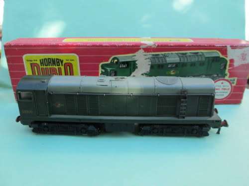 HORNBY DUBLO BR D8000 DIESEL LOCO