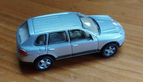 MALIBU PORSCHE CAYENNE TURBO DIECAST