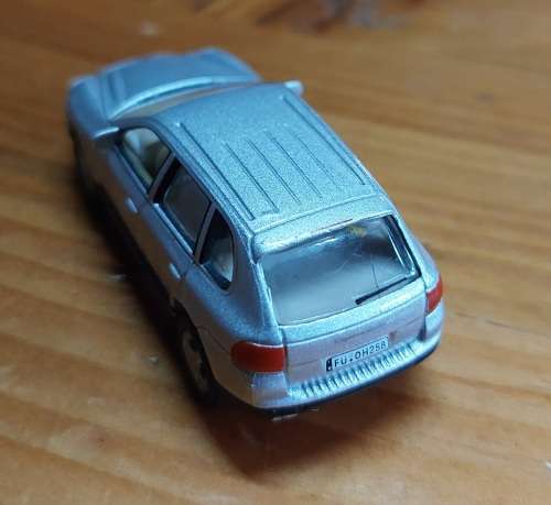 MALIBU PORSCHE CAYENNE TURBO DIECAST