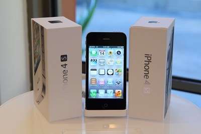 BRAND NEW APPLE iPHONE 4S 64GB FACTORY UNLOCKED