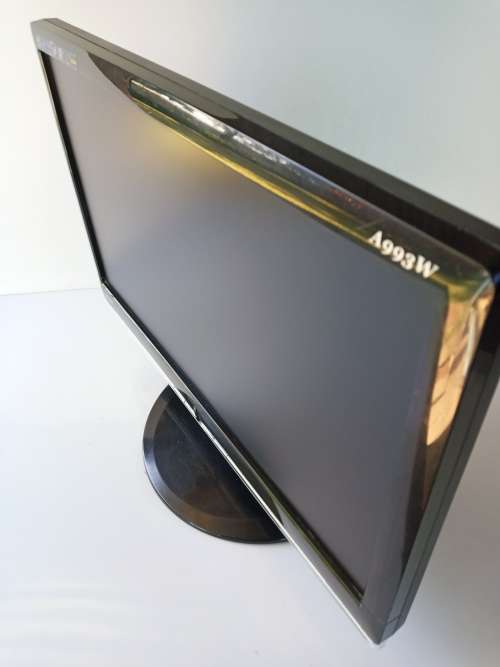 MONITOR TOPVIEW A993W  18.5`` LCD. USED. (Please read description)