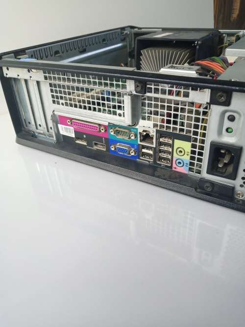 Dell Optiplex 780 desk top computer (used) please read the description.